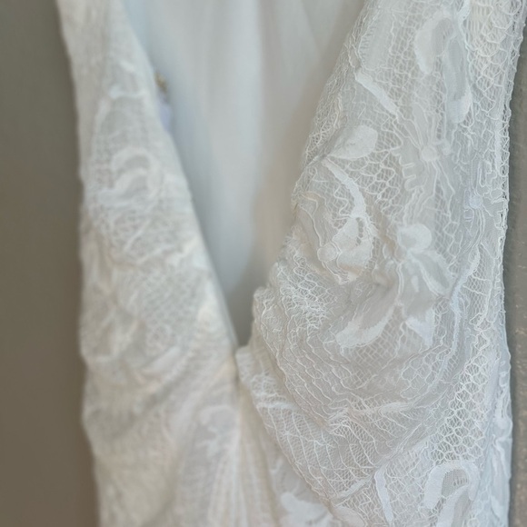 NWOT Flawless Extravagance White Lace Trumpet Hem Maxi Dress - Picture 6 of 8